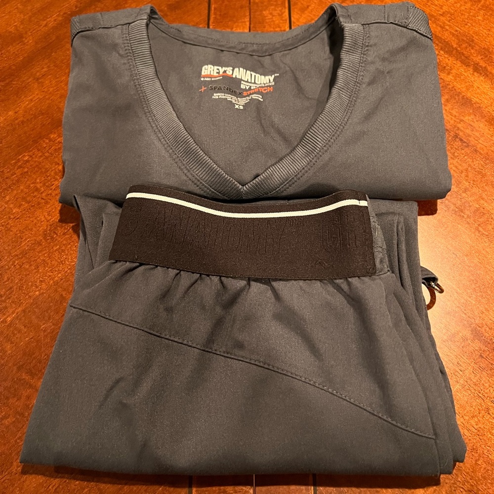 Women’s Grey’s Anatomy scrubs professional wear by Barco